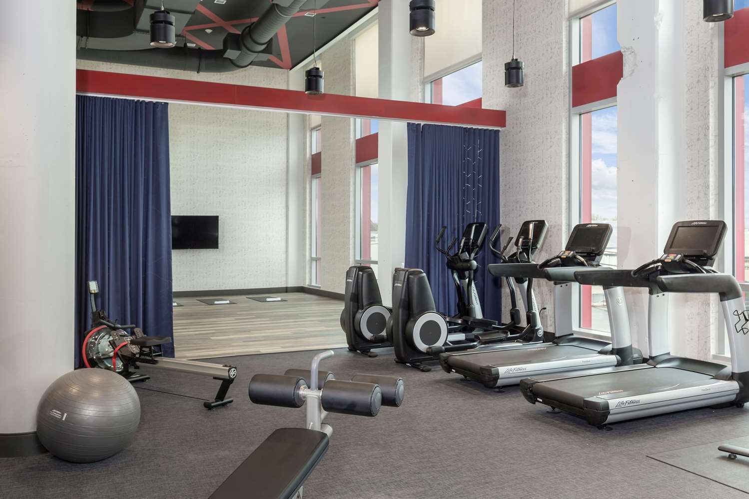The Summit Hotel Cincinnati Ngoại thất bức ảnh