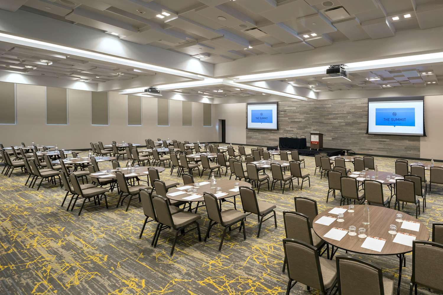 The Summit Hotel Cincinnati Ngoại thất bức ảnh